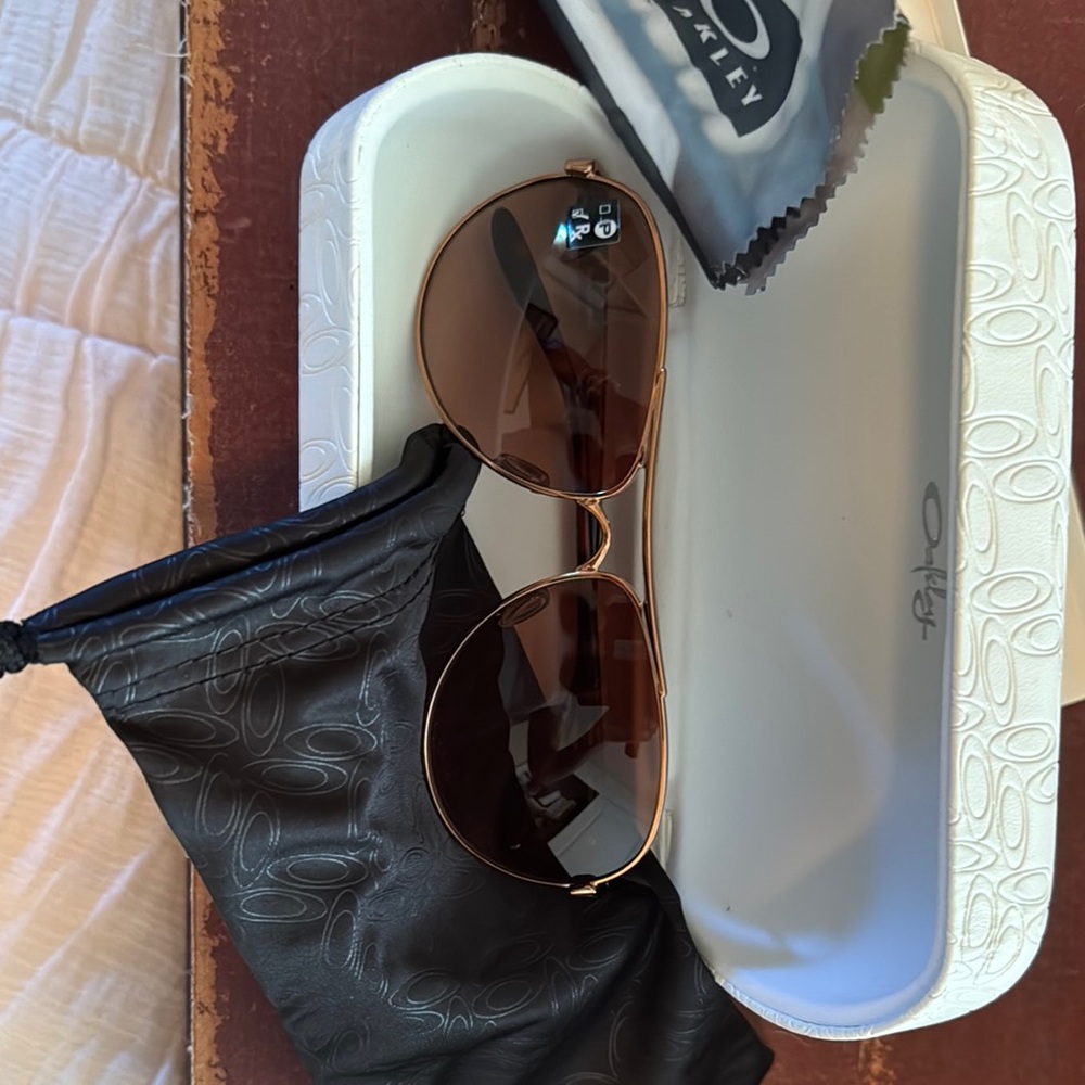 Oakley Gold Aviator Sunglasses Rose Gold w/ VR50 Brown Gradient